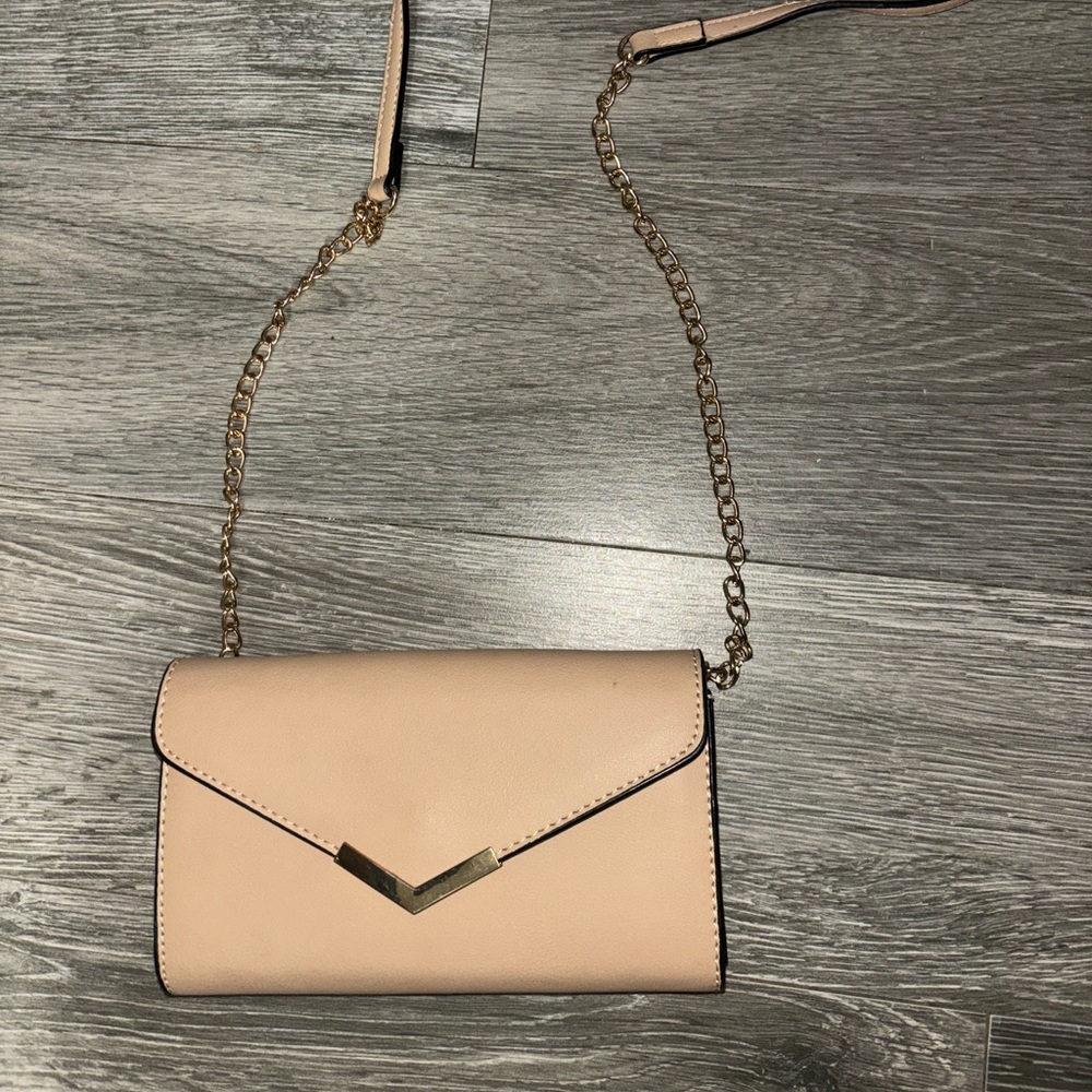 Urban Expressions Tan cross body or shoulder bag